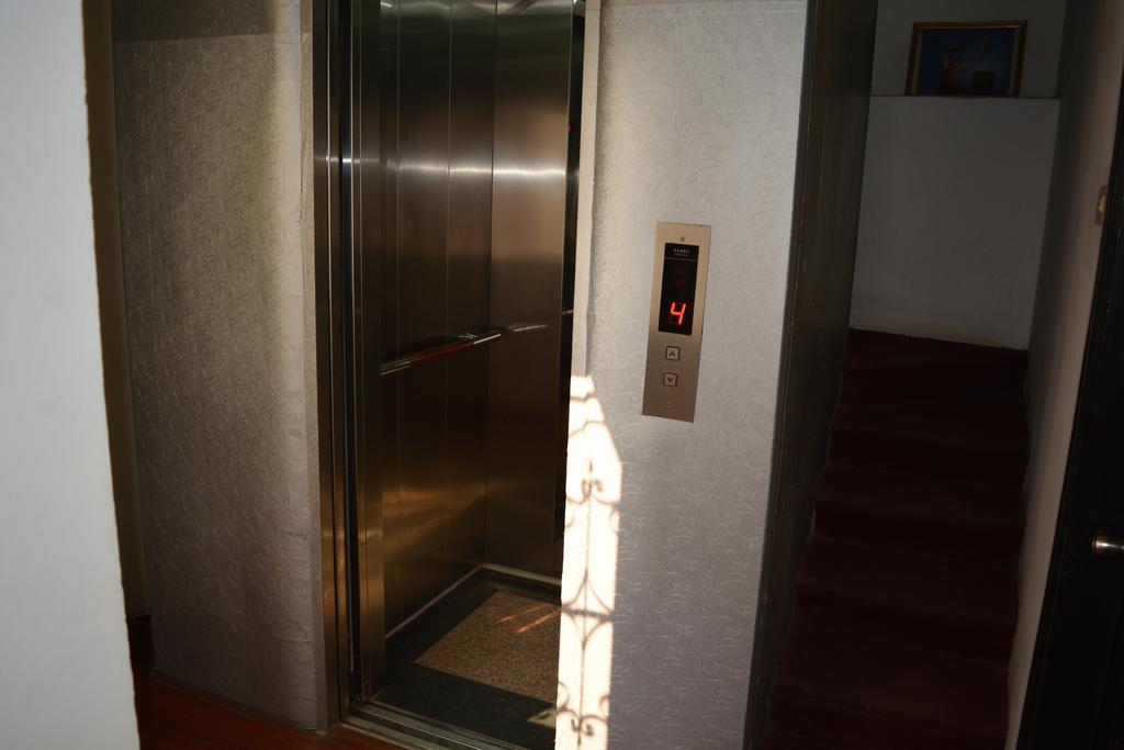 Hoang Cuong Hotel Hanoi Exteriör bild