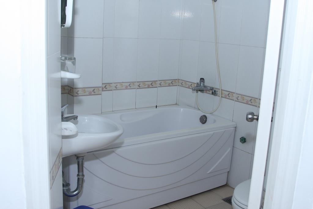 Hoang Cuong Hotel Hanoi Exteriör bild